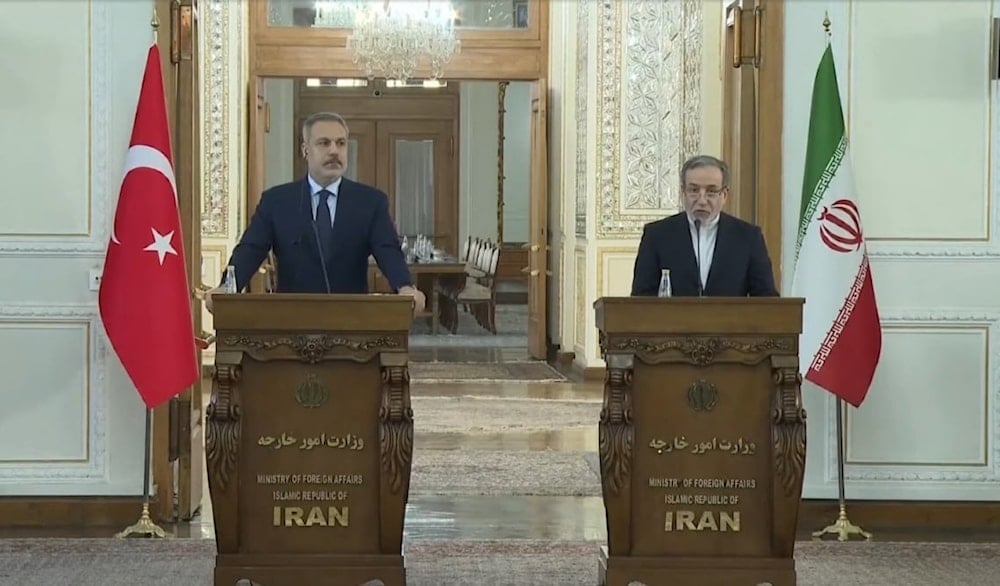 Irán y Turquía “son países amigos con una frontera de paz y amistad”, subrayó Araghchi.