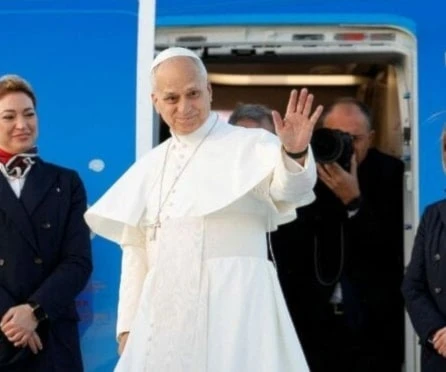 El avión de viaje del Papa requirió sustituir componente