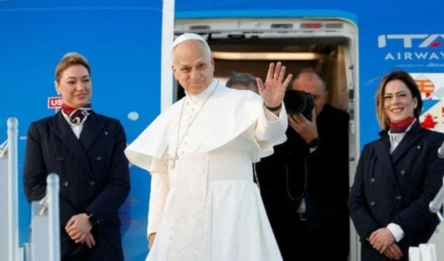 El avión de viaje del Papa requirió sustituir componente