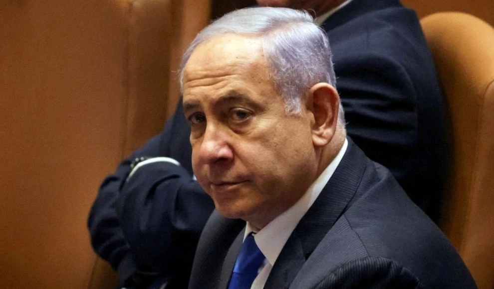 Netanyahu enfrenta un juicio por corrupción, fraude y abuso de confianza en varios casos relacionados con favores mediáticos y beneficios a empresarios.