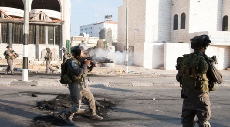 Las fuerzas de ocupación israelíes realizaron campañas de arrestos en la ciudad vieja de Nablus.