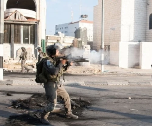 Las fuerzas de ocupación israelíes realizaron campañas de arrestos en la ciudad vieja de Nablus.