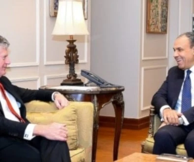 Egipto y Reino Unido abogan por implementar el acuerdo para poner fin a la guerra en Gaza