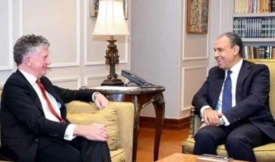 Egipto y Reino Unido abogan por implementar el acuerdo para poner fin a la guerra en Gaza