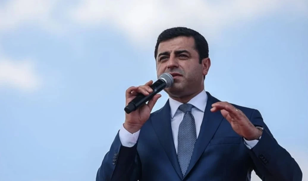 Aliado de Erdogan pide liberar al líder kurdo Selahattin Demirtas