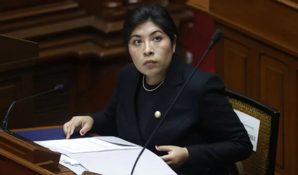 Perú rompe relaciones con México por asilo a Betssy Chávez