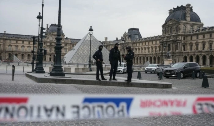 Museo del Louvre ignoró fallos de ciberseguridad antes del robo. Foto: AFP.