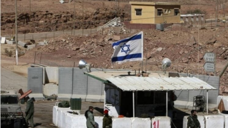 Katz y el jefe del Shin Bet, David Zini, clasificaron el contrabando de armas mediante drones en la frontera con Egipto como amenaza terrorista.