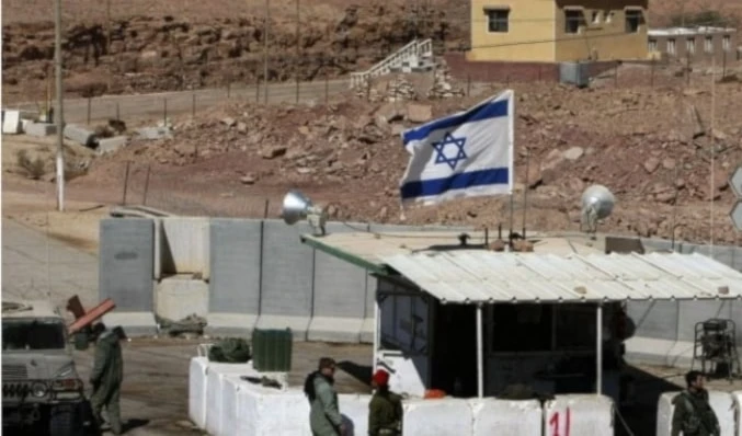 Katz y el jefe del Shin Bet, David Zini, clasificaron el contrabando de armas mediante drones en la frontera con Egipto como amenaza terrorista.