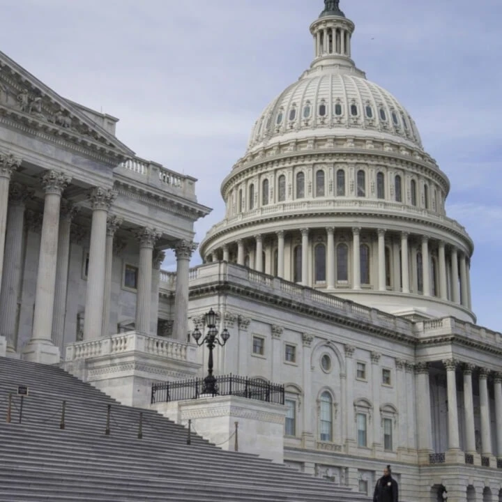 Senado de EE.UU. rechazó limitar acciones de Trump contra Venezuela