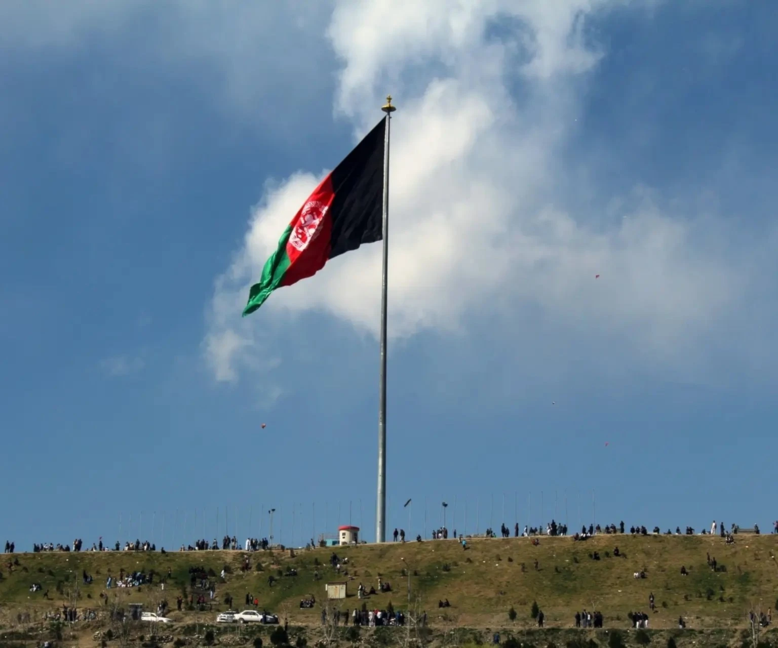 Los talibanes afirman que las conversaciones de paz con Pakistán fracasaron, pero el alto el fuego se mantiene.