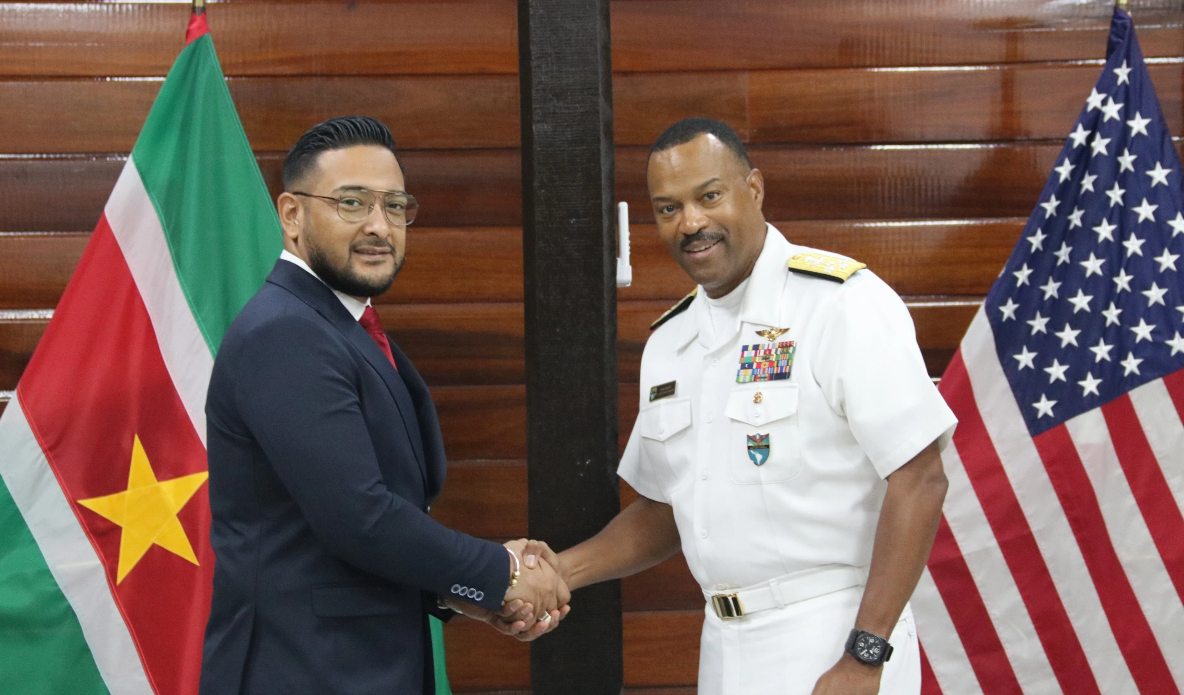 Jefe del Comando Sur visita Surinam en medio de tensiones en el Caribe. Foto: Comando sur de Estados Unidos