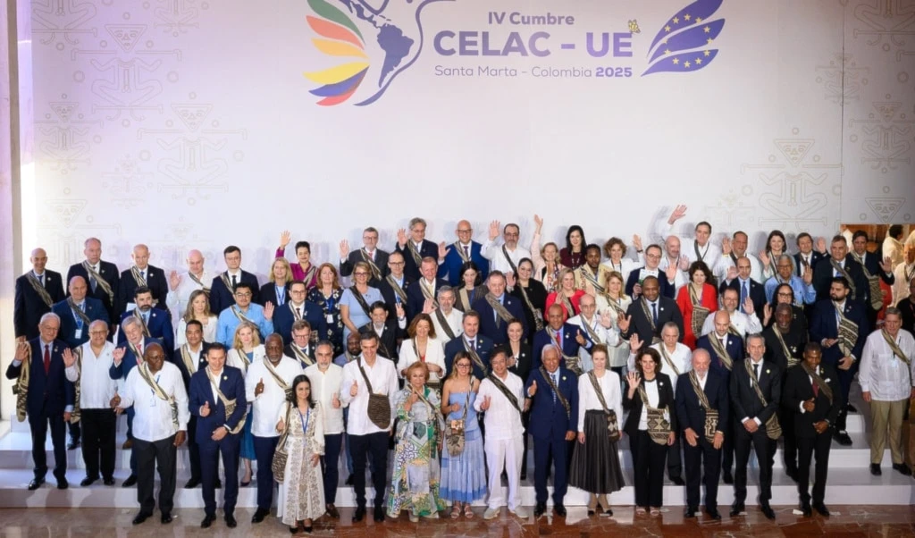 Petro: “Debemos ser faro de luz en medio de la barbarie”