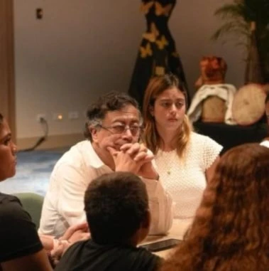 Petro exige justicia por pescador colombiano muerto por misil de EE.UU