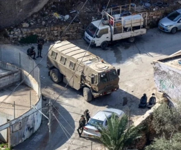 “Israel” amplía su presencia militar en Cisjordania, con redadas diarias, detenciones masivas y ataques de colonos.