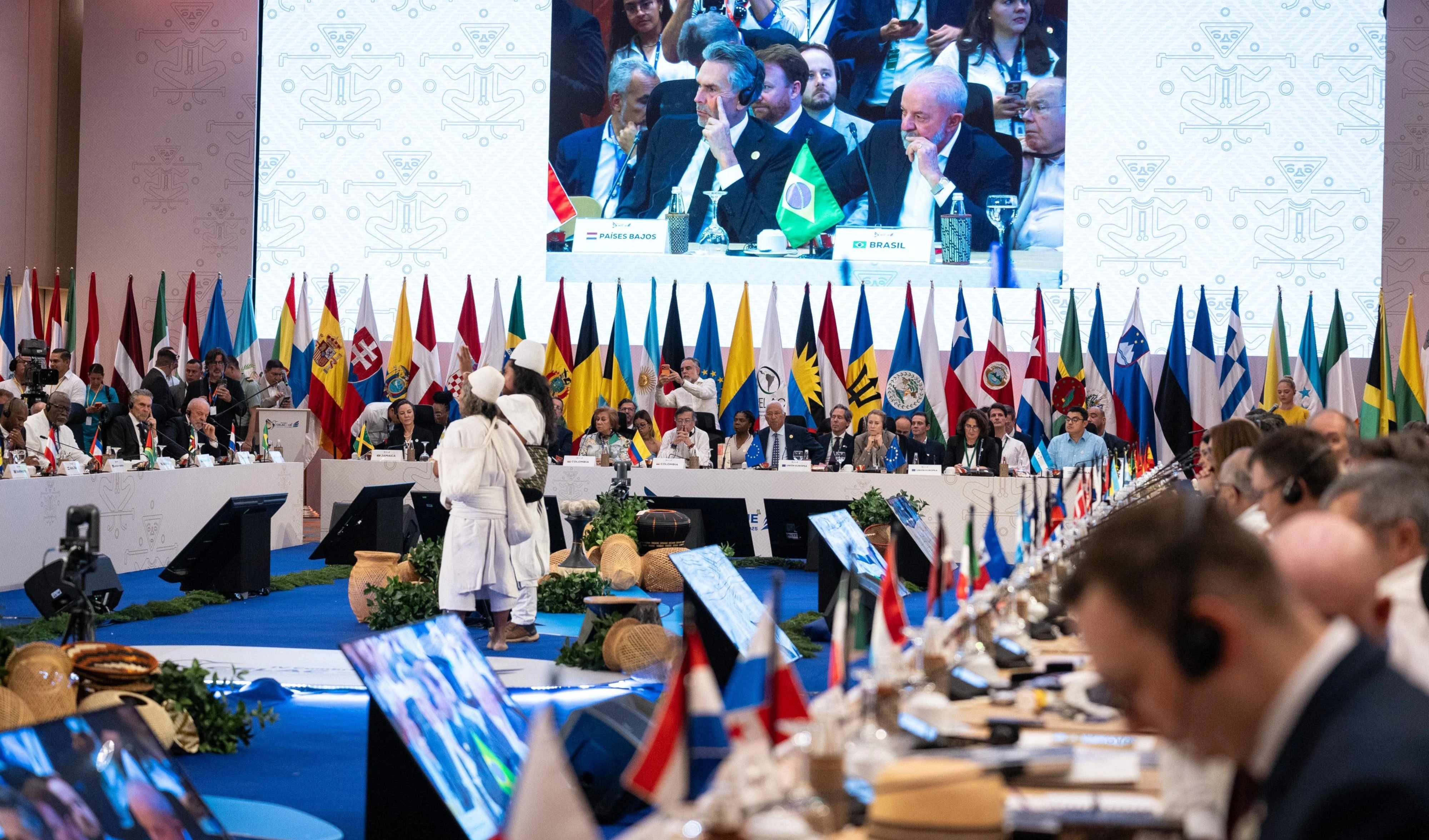 Críticas al despliegue militar de EE.UU. dominan Cumbre CELAC-UE