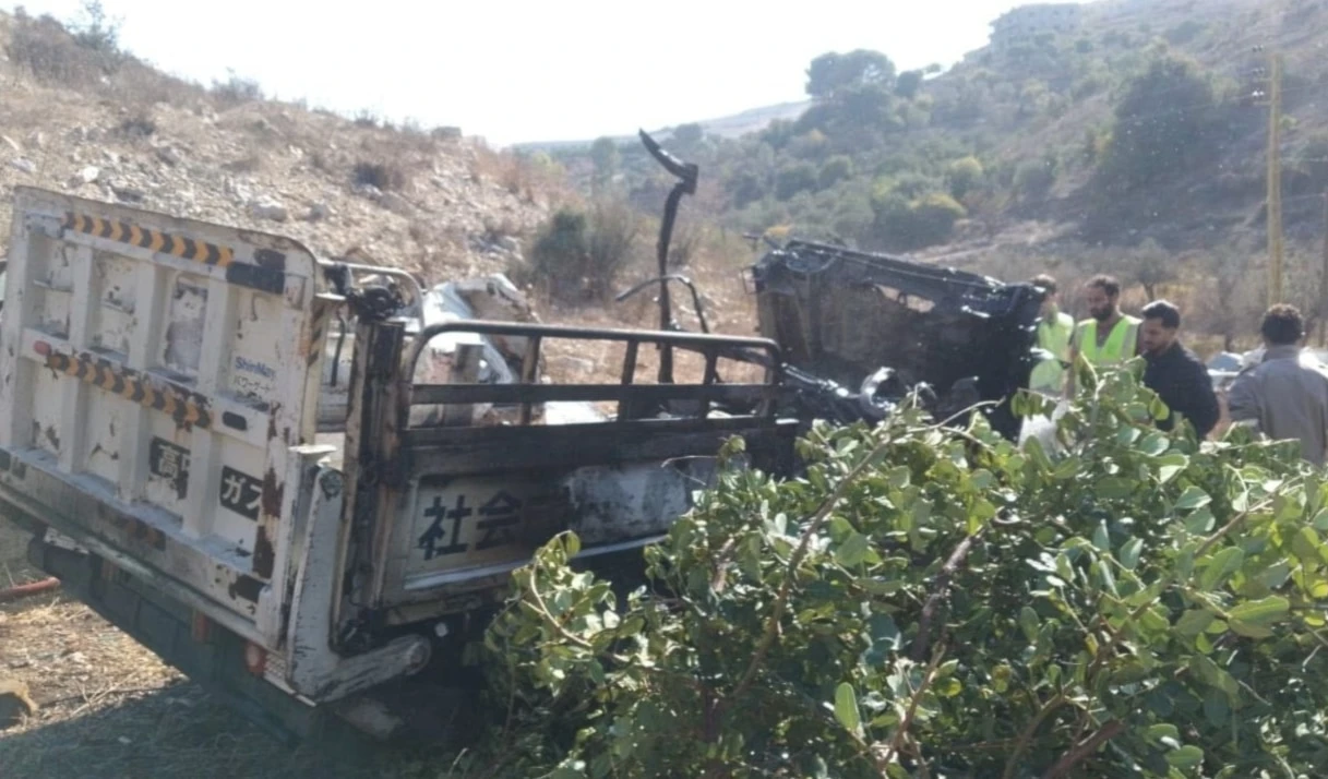 El dron atacó una camioneta con tres misiles, mientras unidades de ocupación dispararon ametralladoras hacia las afueras de Alma al-Shaab.