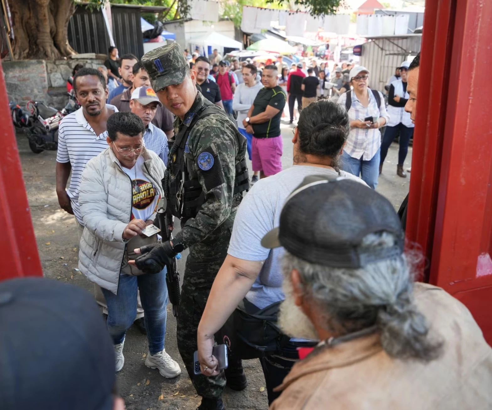 Las elecciones hondureñas contaron con un alto índice de participación ciudadana. (Foto: EFE)