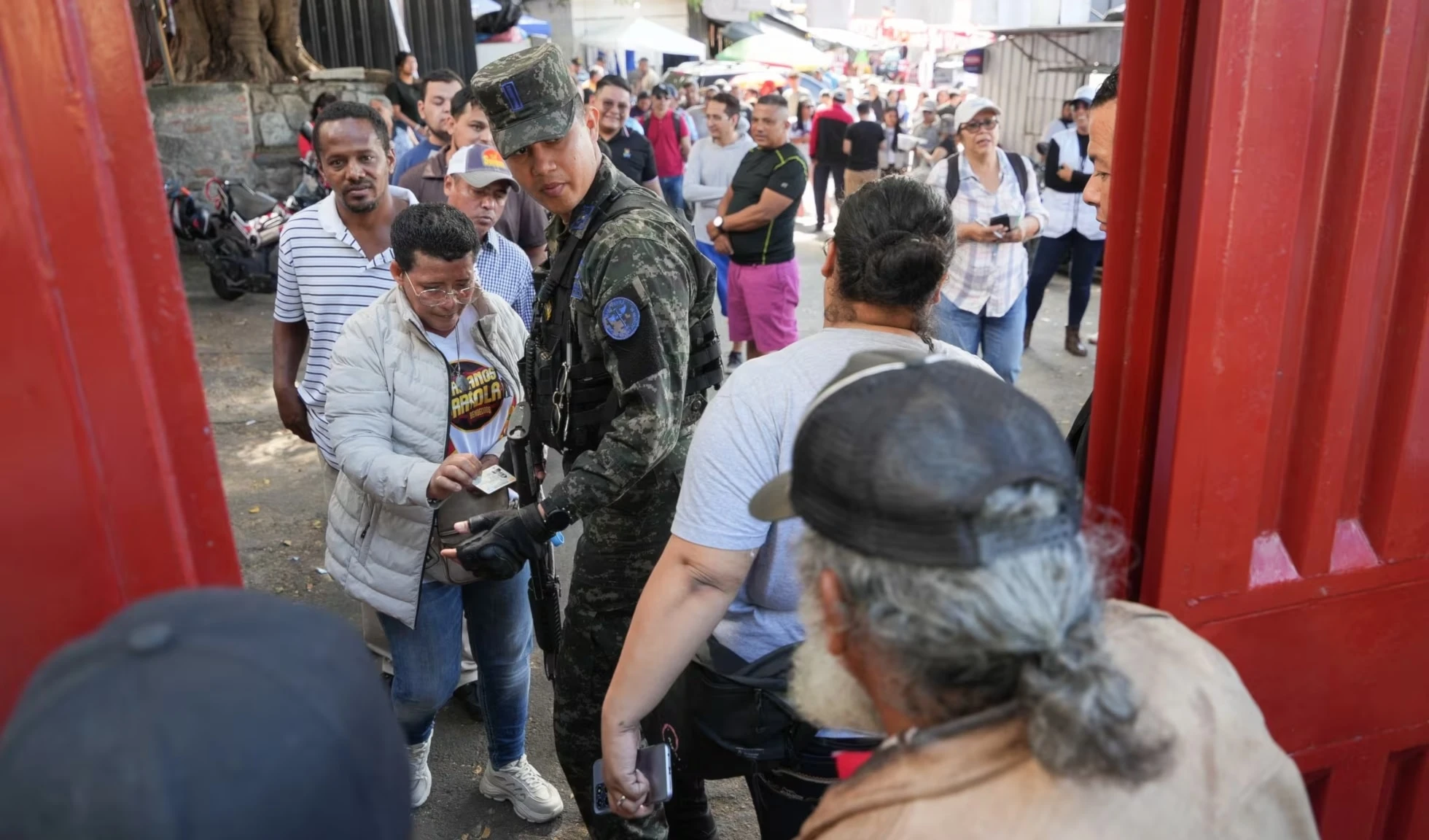 Las elecciones hondureñas contaron con un alto índice de participación ciudadana. (Foto: EFE)