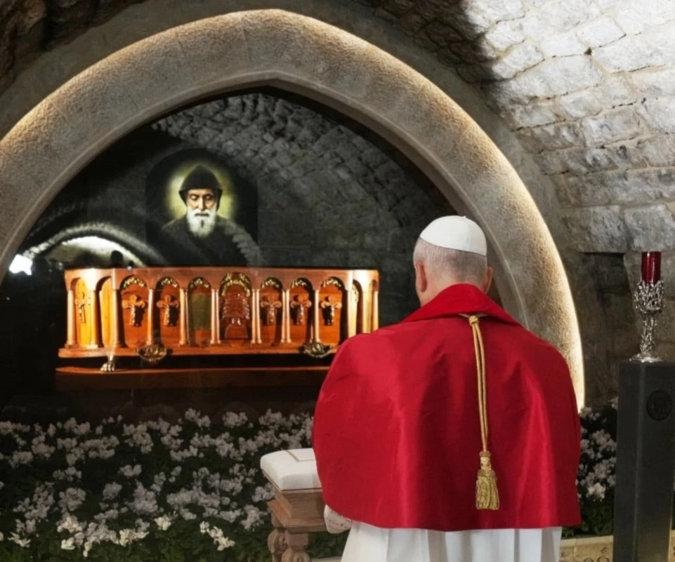 Papa León XIV ora por la paz del mundo y el Líbano