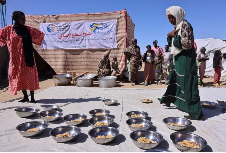Refugiados de Sudán llegan a Chad con poca ayuda internacional. ONG alertan sobre desnutrición y falta de fondos para atender la crisis.