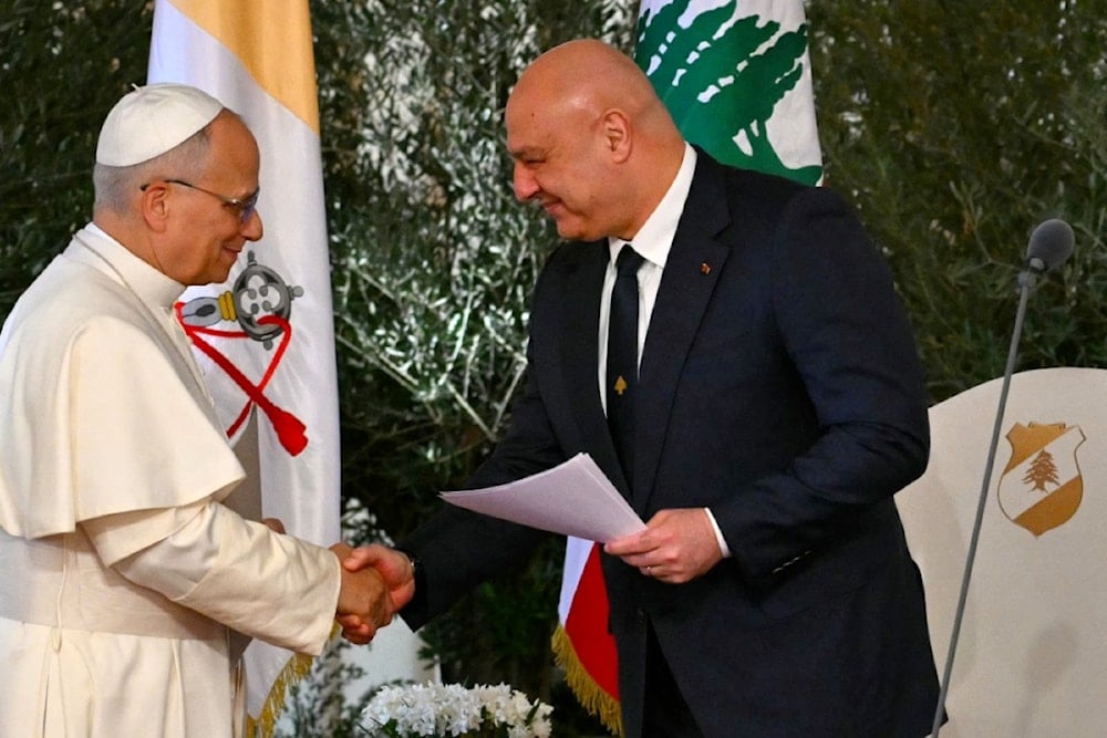 El presidente libanés, Joseph Aoun despidió al papa León XIV en el aeropuerto de Beirut. (Foto: AFP)(Foto: 