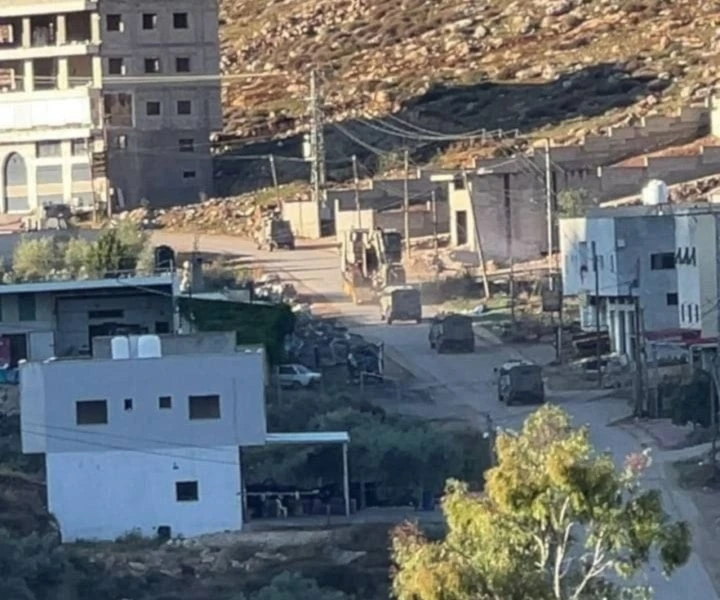Refuerzos militares israelíes en dirección a la ciudad de Tubas. (Foto: Fuentes palestinas)