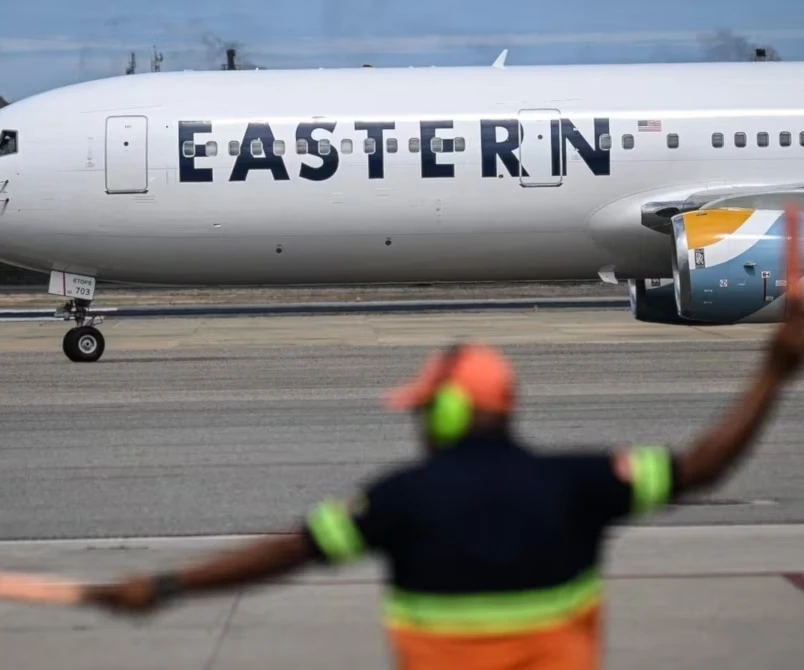El Ministerio del Transporte venezolano informó que por instrucciones del Presidente Nicolás Maduro, se autoriza el ingreso a nuestro espacio aéreo de esas aeronaves. (Foto: AP)