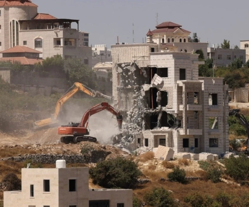 Solo en noviembre último "Israel" demolió 76 edificaciones palestinas y emitió 51 avisos de derribamiento en varias zonas de Cisjordania.