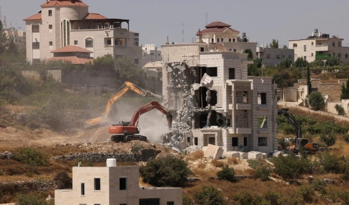 Solo en noviembre último "Israel" demolió 76 edificaciones palestinas y emitió 51 avisos de derribamiento en varias zonas de Cisjordania.