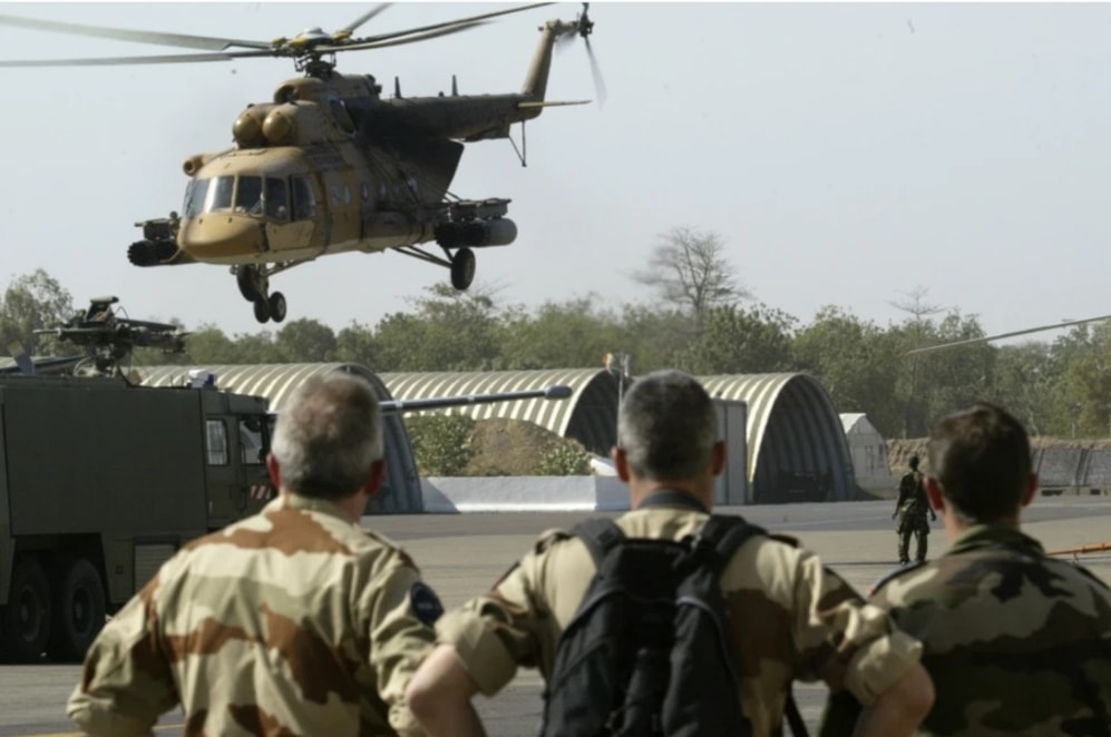 Francia completa la retirada de las tropas de Chad