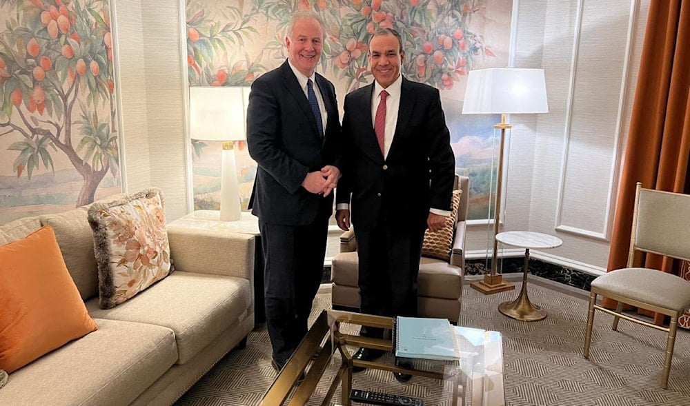  El ministro de Exteriores de Egipto, Badr Abdelatty, y el senador demócrata Chris Van Hollen durante su encuentro en Washington. 