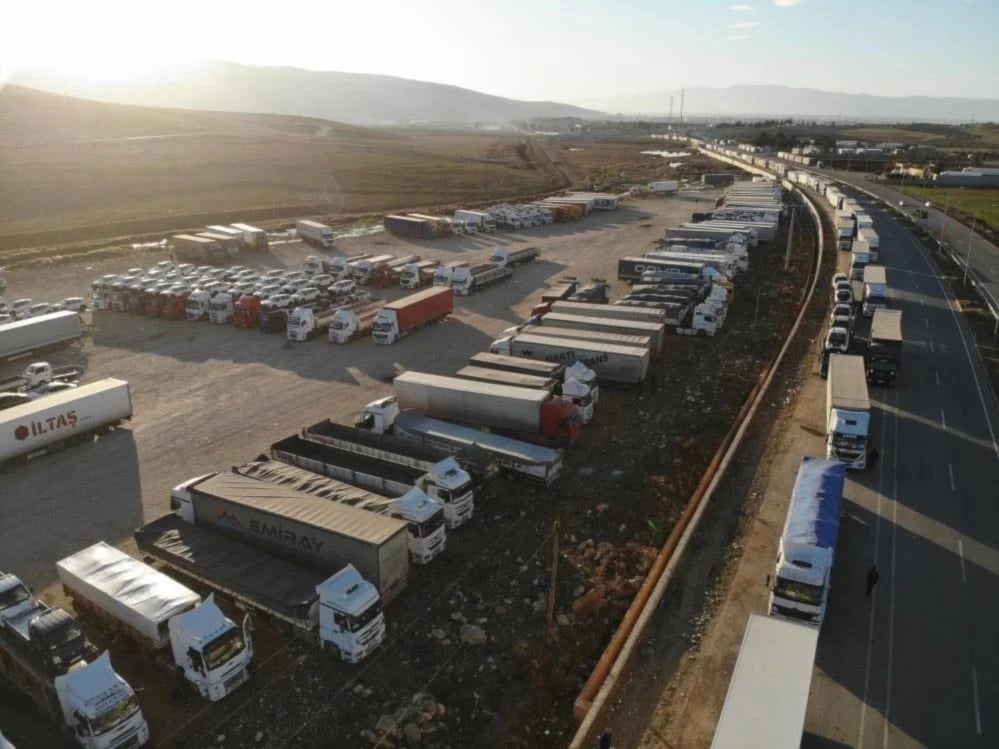 Camiones en el cruce fronterizo entre Siria y Turquía.