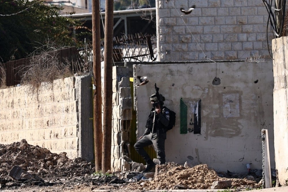 Soldado israelí durante el asalto a Yenín.