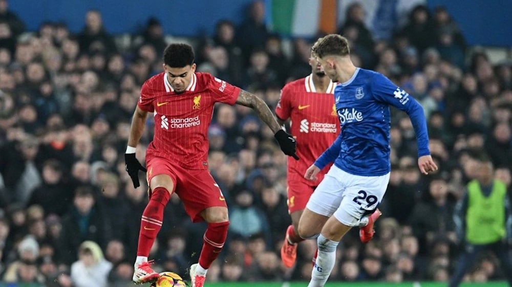 Liverpool empata y conserva cima en fútbol inglés.