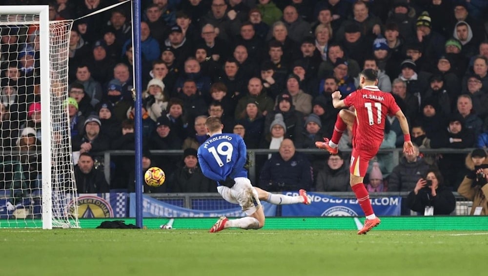 Liverpool empata y conserva cima en fútbol inglés.