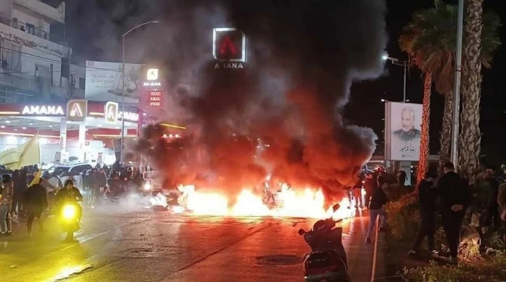 Disturbios ocurridos en la carretera hacia el Aeropuerto Internacional de Beirut tras la cancelación de los vuelos entre Líbano e Irán. 