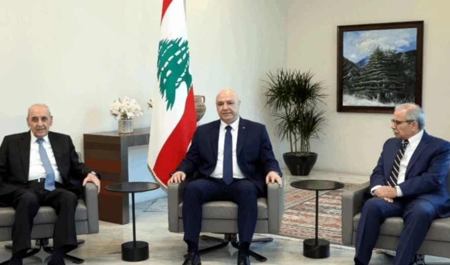 De derecha a izquierda: el primer ministro libanés, Nawaf Salam; el presidente de la República, Joseph Aoun, y el presidente del Parlamento, Nabih Berri. (Foto: Agencia Nacional de Noticias)