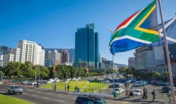 Sudáfrica oirá ofertas de proyectos nucleares de Rusia o Irán Sudáfrica oirá ofertas de proyectos nucleares de Rusia o Irán