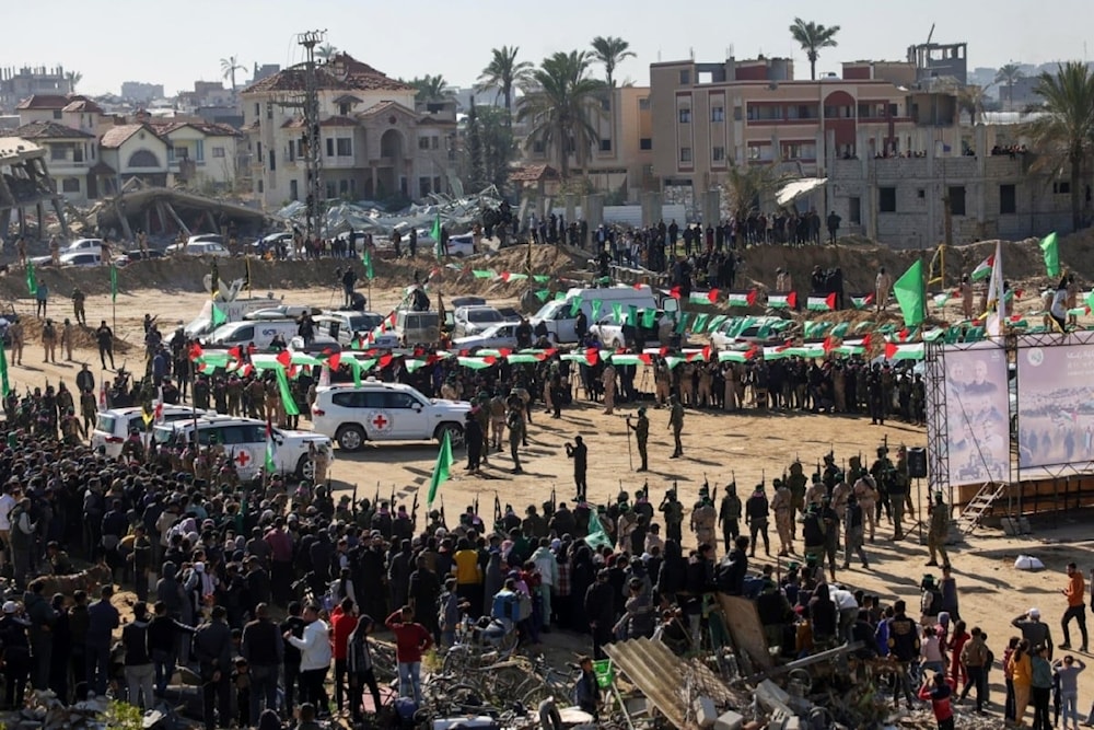 Escenas del intercambio del sexto grupo de prisioneros israelíes en la Franja de Gaza. (Fotos: Sitios web palestinos)