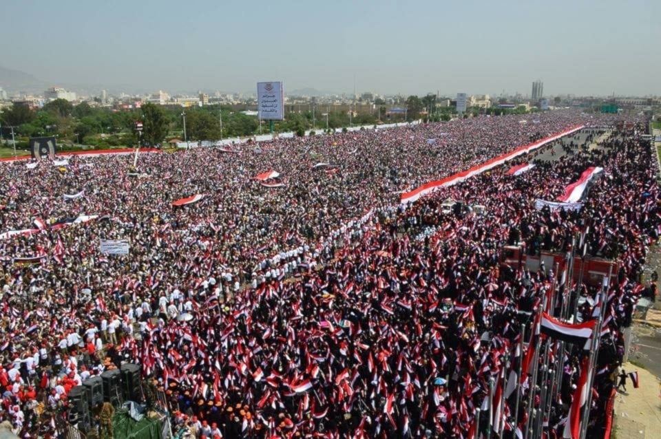 Manifestación multitudinaria en Saná en apoyo a Gaza.