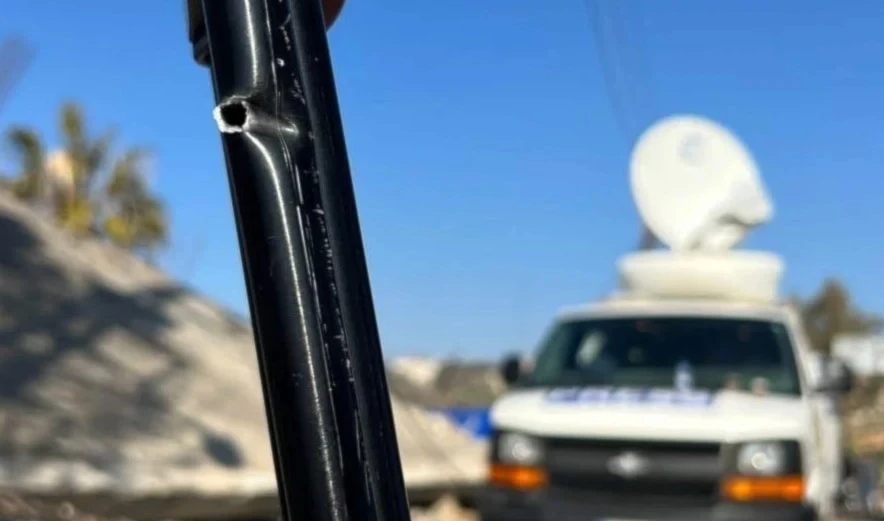 Disparo efectuado por un francotirador israelí a la cámara de Al Mayadeen al sur de Líbano.