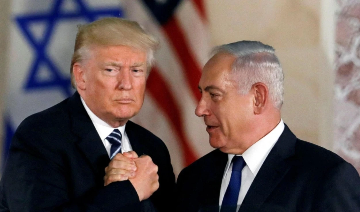 El presidente de Estados Unidos, Donald Trump, y el primer ministro de la ocupación israelí, Benjamín Netanyahu.