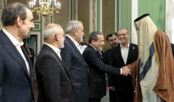 El emir de Qatar Tamim bin Hamad Al Thani sostuvo encuentros con los más altos dirigentes iraníes en Teherán.