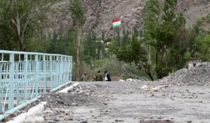 Frontera entre Tayikistán y Kirguistán.