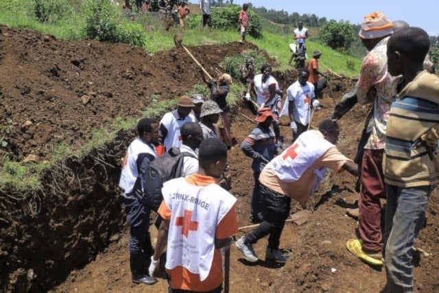  Los niños son víctimas de la guerra en el Congo: siete mil muertos en combates desde enero