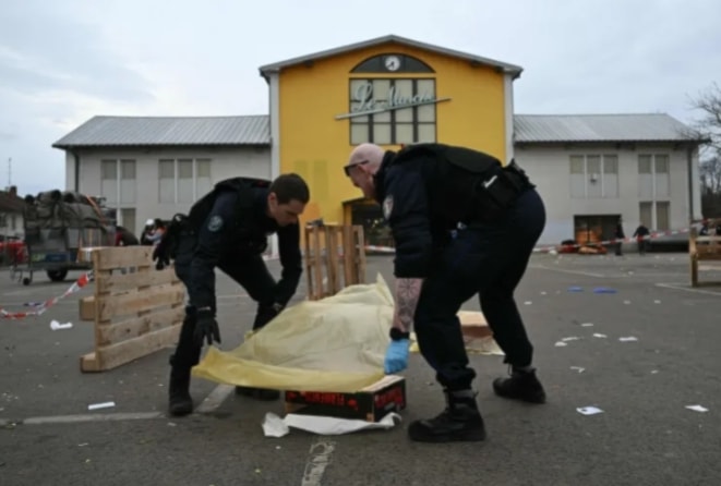 Un muerto y cinco policías heridos en un apuñalamiento en Francia