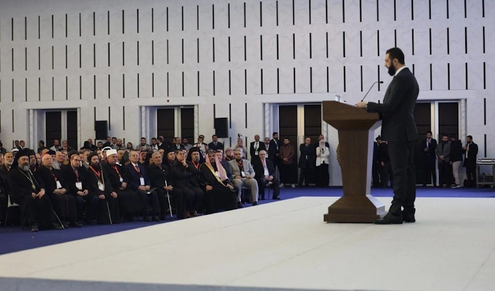 Ahmed Al Sharaa (Al Golani) durante la inauguración este martes de la sesión principal del Congreso Nacional de Diálogo Sirio.