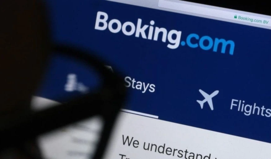 Un total de 26 hoteles en Booking.com, otro sitio similar basado en comisiones destinado a promover alquileres vacacionales, retiene las ganancias generadas por sus listados en los asentamientos israelíes en la Palestina ocupada.