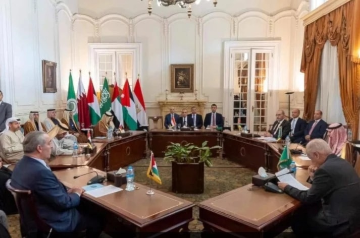 Reunión en El Cairo entre los cancilleres de Arabia Saudita, Emiratos Árabes Unidos, Qatar, Egipto y Jordania, además del asesor del presidente palestino, Hussein Al-Sheikh.